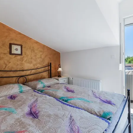 Beautiful Apartment In Porec With Kitchen Poreč