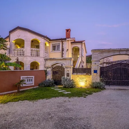 Beautiful In With Kitchen Lejlighed Poreč