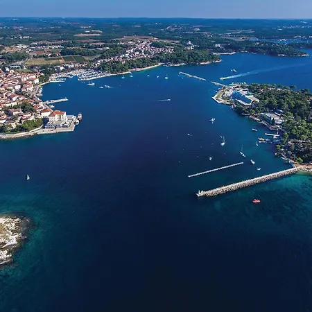 Beautiful In With Kitchen Poreč