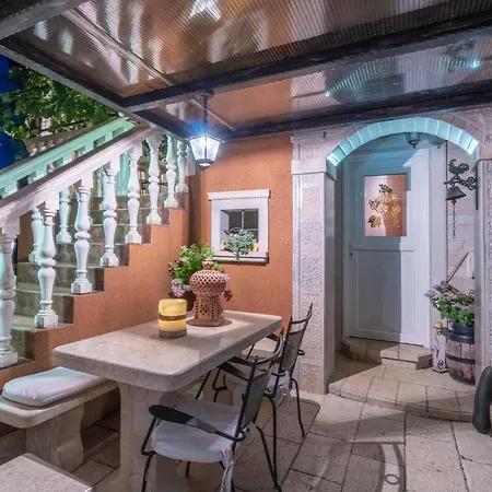 Beautiful In With Kitchen Lejlighed