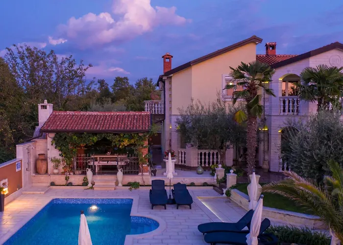 Apartman Beautiful Apartment In Porec Porec