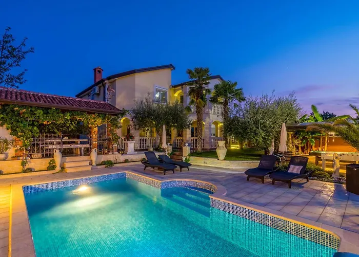 Beautiful Apartment In Porec Apartman Porec