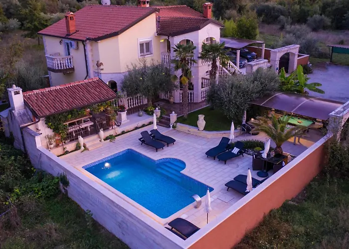 Apartman Beautiful Apartment In Porec *