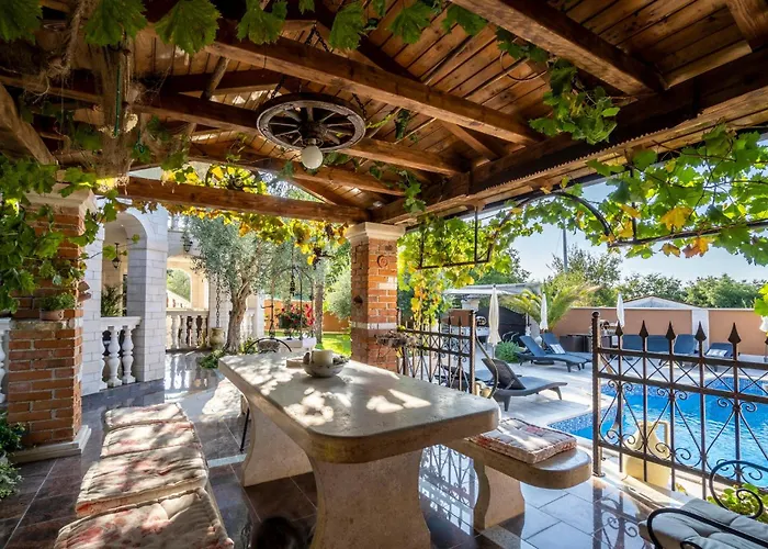 Beautiful Apartment In Porec Apartman Porec