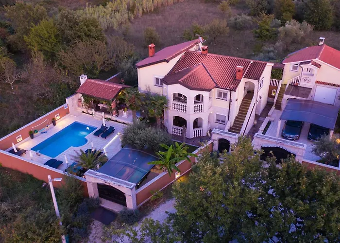 Apartman Beautiful Apartment In Porec Porec