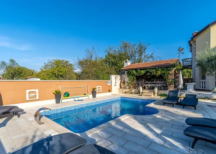 Beautiful Apartment In Porec Porec