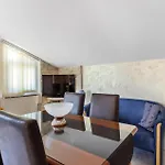 Apartment Beautiful Apartment In Porec *